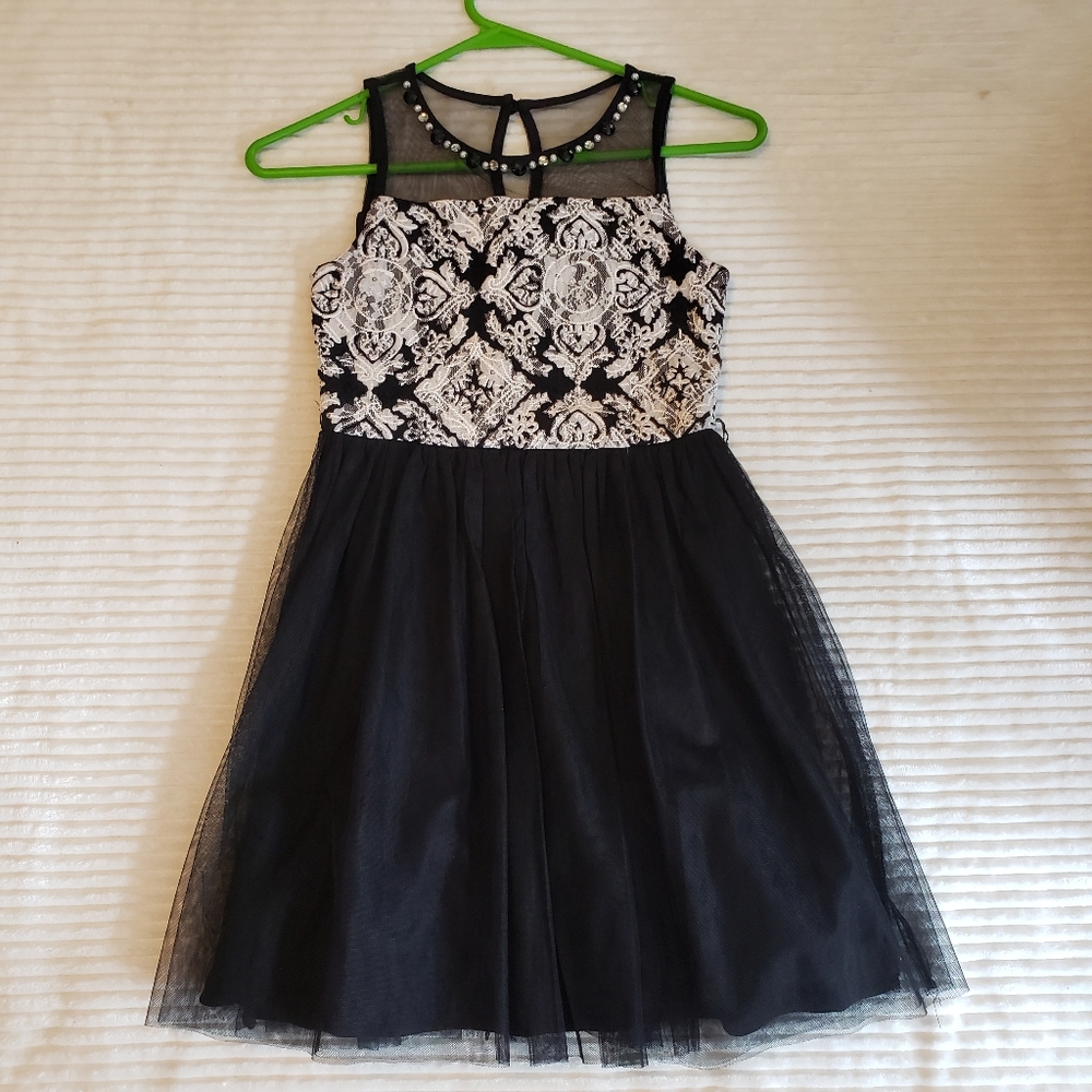 My Michelle Girls Elegant Black & White Lace Dress 10